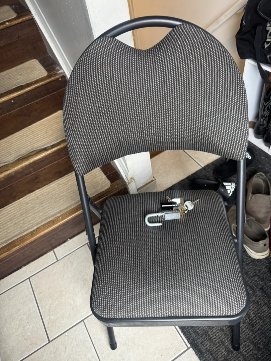 🏈 folding chairs