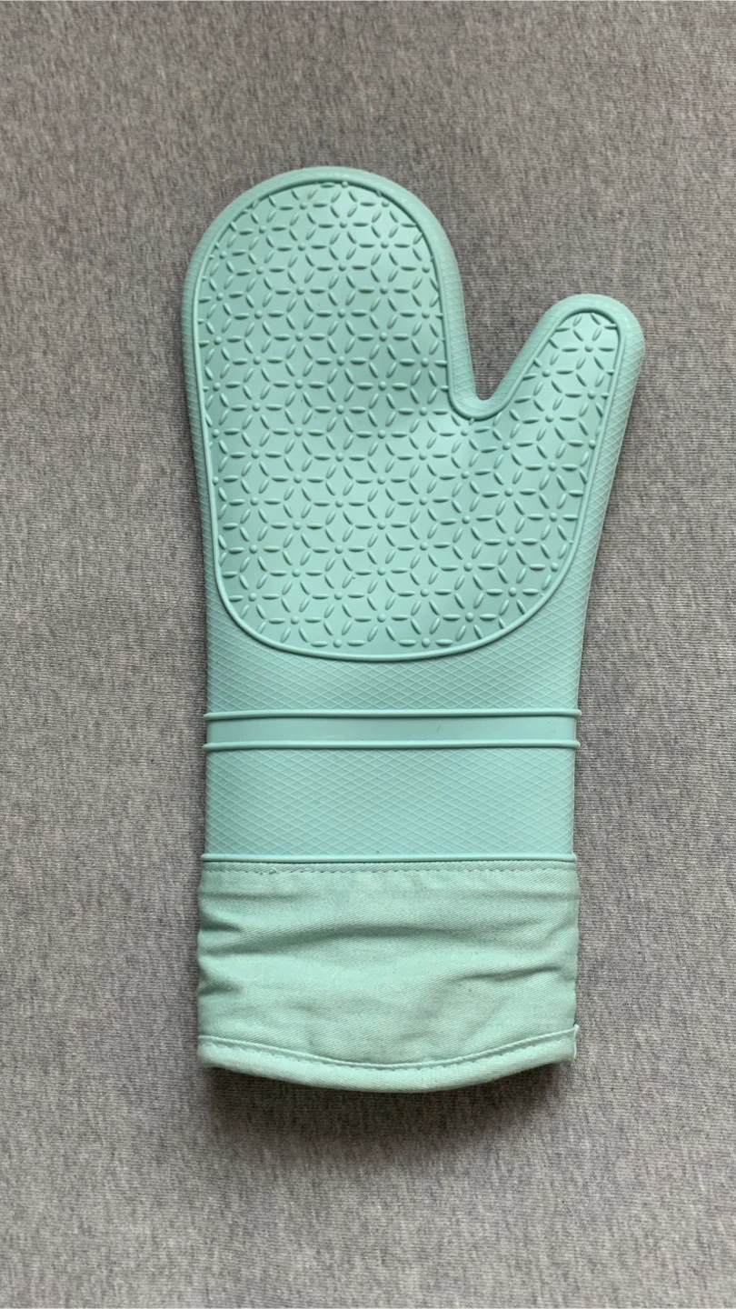 Mint Green Silicone Oven Mitt 🏈