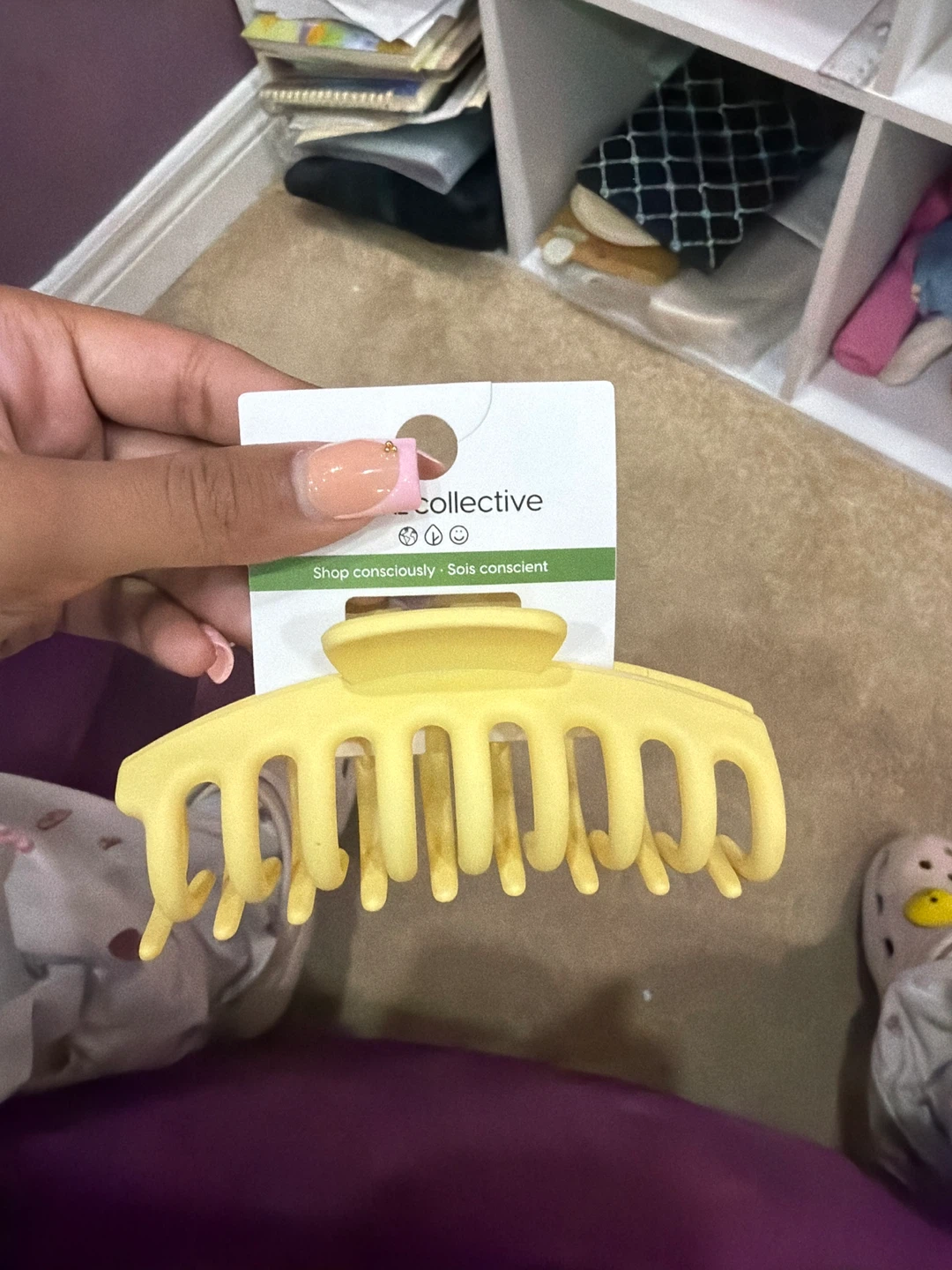 the collective yellow hair claw clip