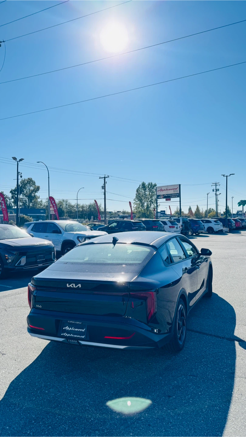 2025 Kia K4 Sedan - photo 2