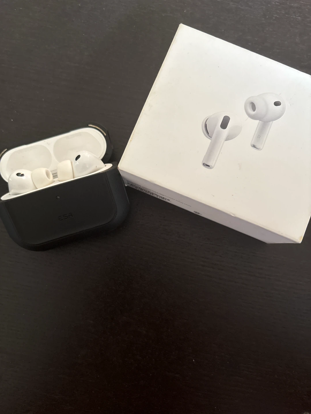 Apple AirPods Pro 3 with ESR case - photo 3