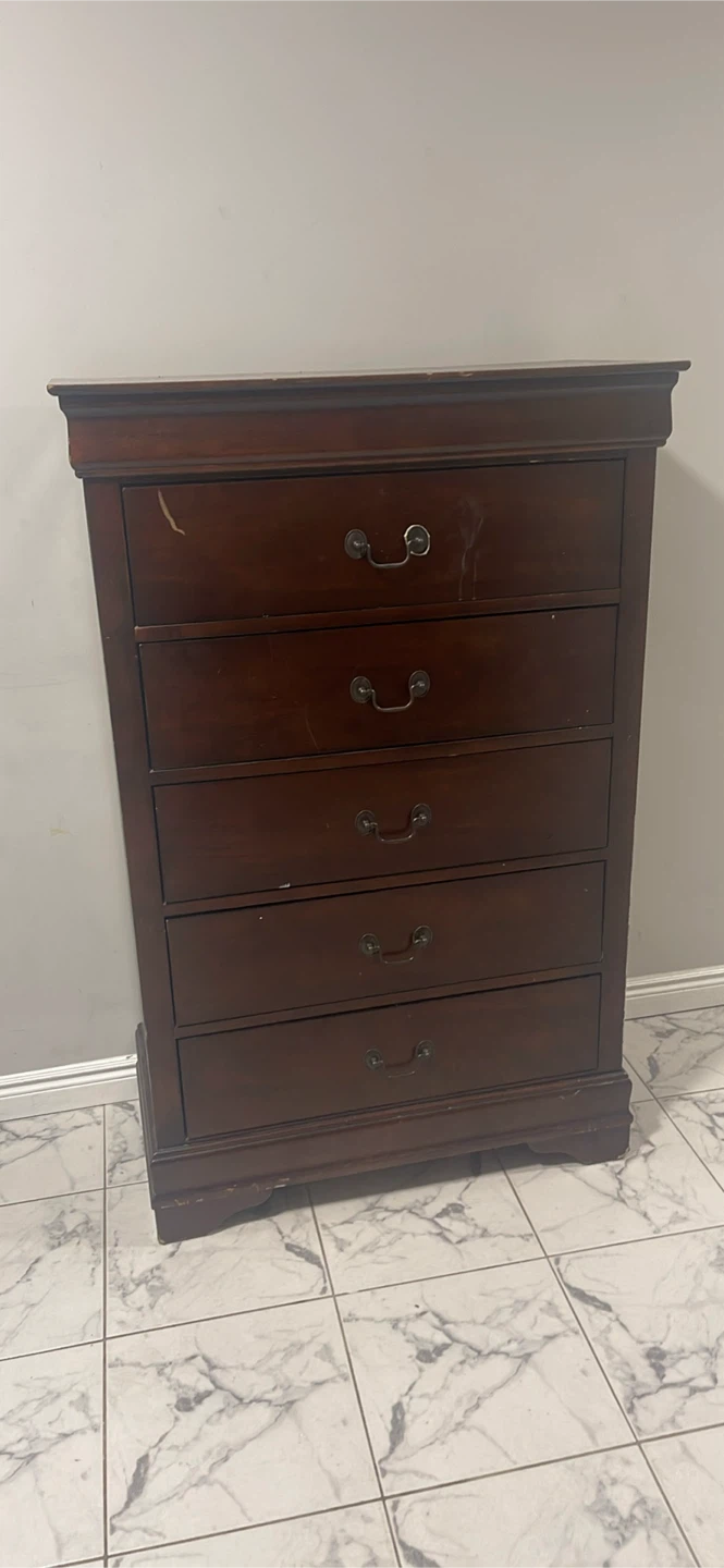 Dark Wood 5-Drawer Dresser