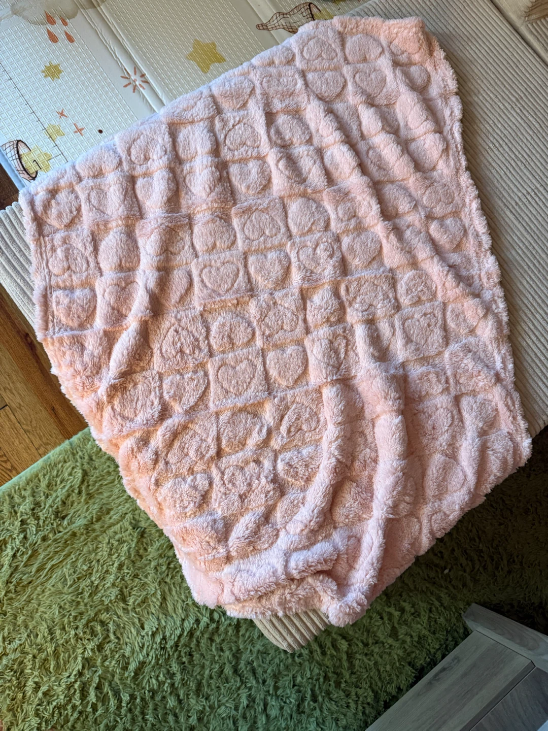 Macevia Pink Heart Throw Blanket 🏈