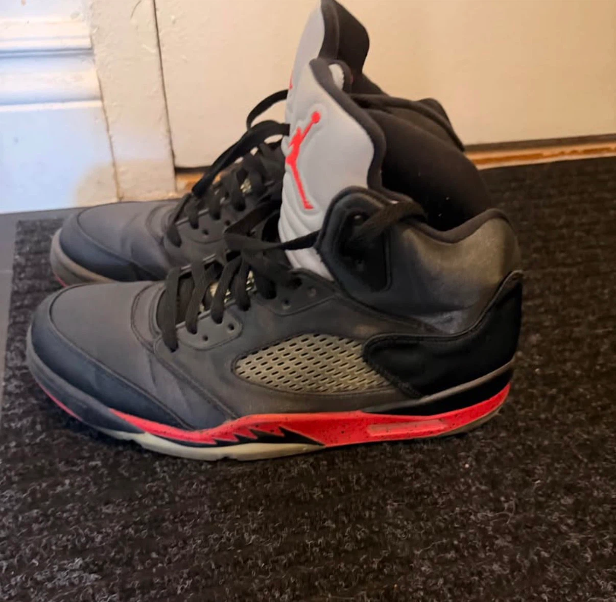 Jordan 5 Retro Basketball Shoes (Men’s Size 9) - photo 2