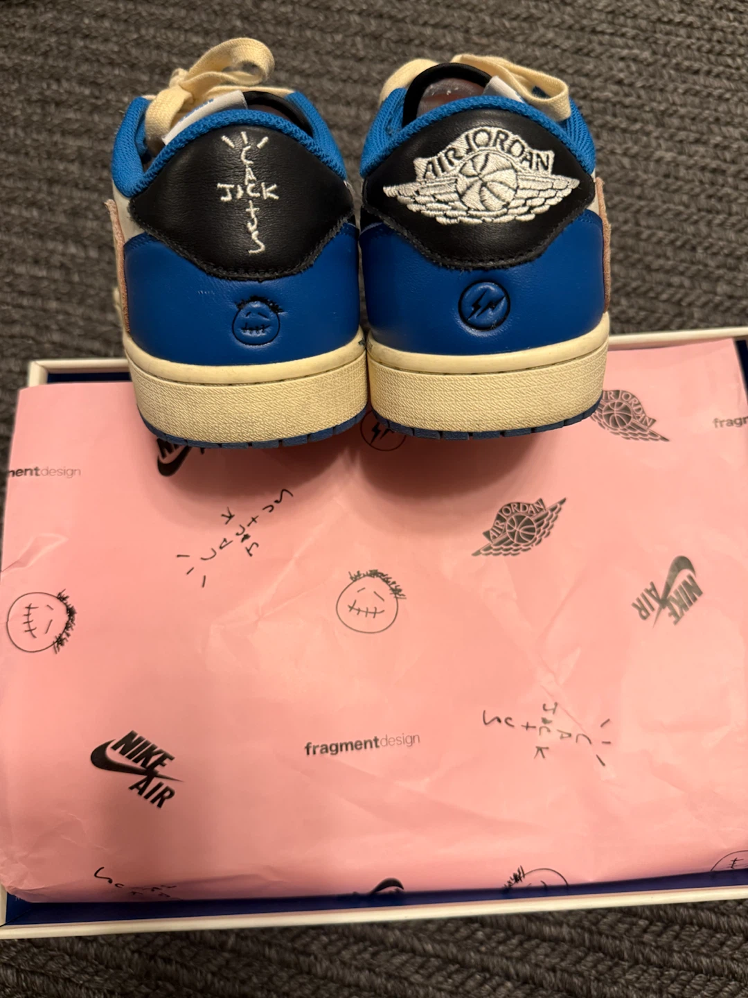 TRAVIS SCOTT x FRAGMENT x Jordan 1 - photo 5