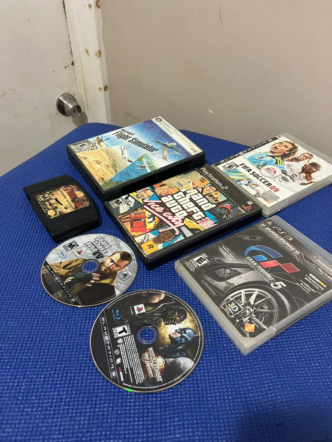 Collection of Retro and PS3 Video Games - photo 2