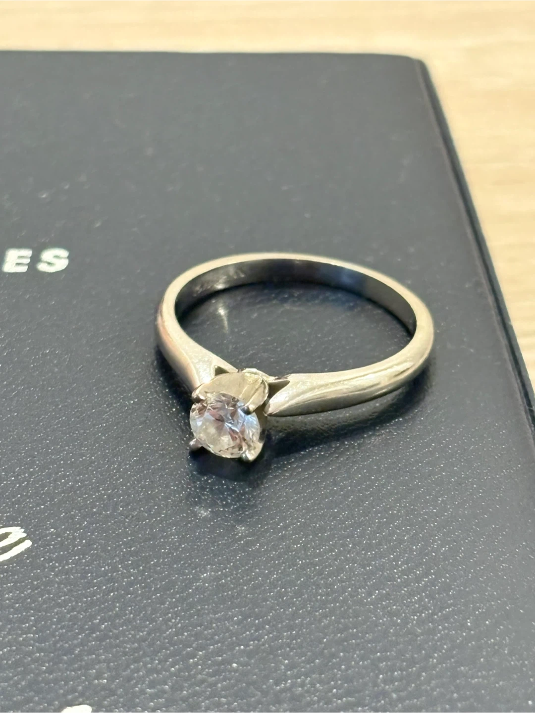 18K White Gold Engagement Ring - photo 2