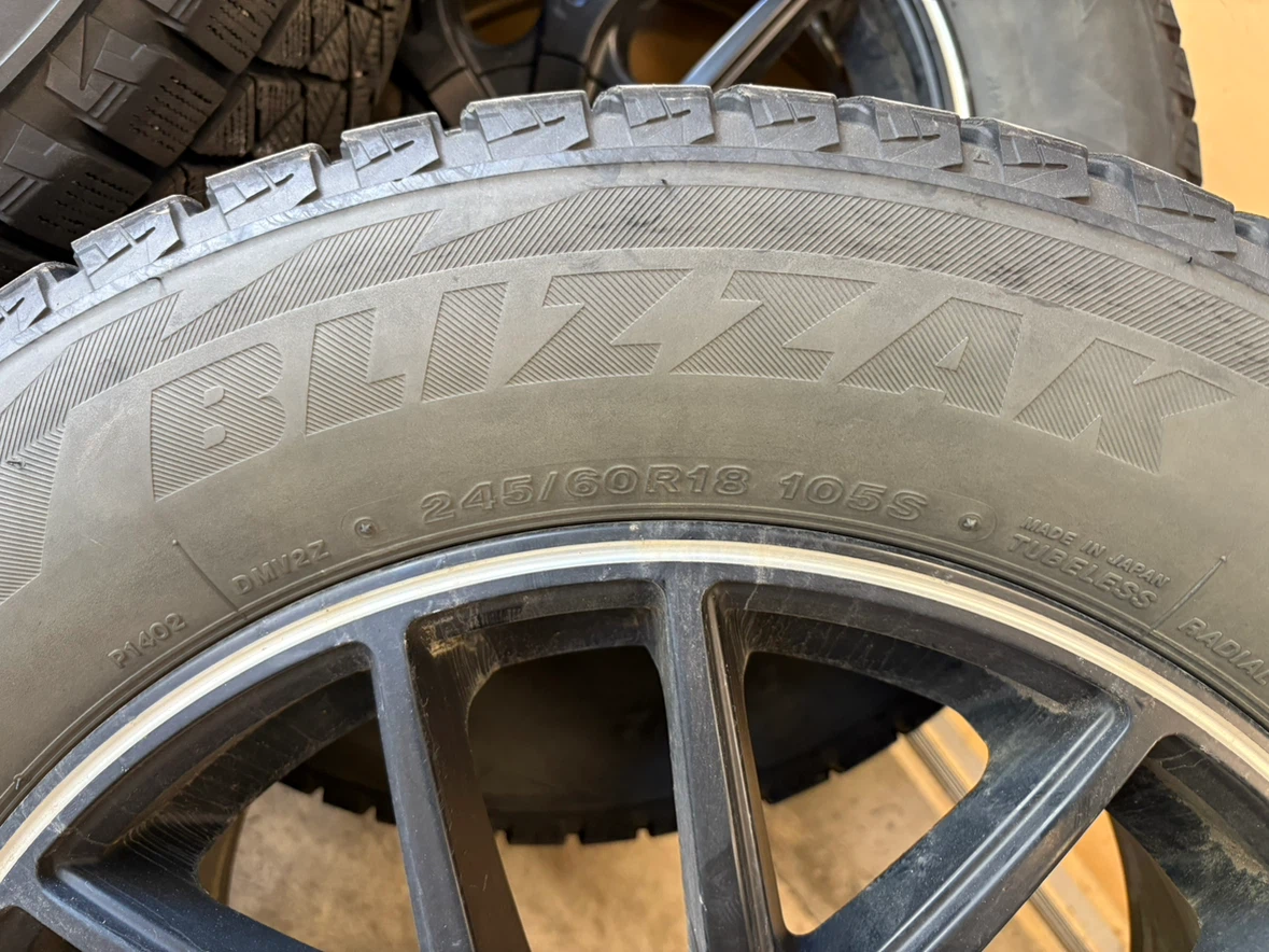 Bridgestone Blizzak DM-V2 Winter Tires 245/60R18 - photo 3