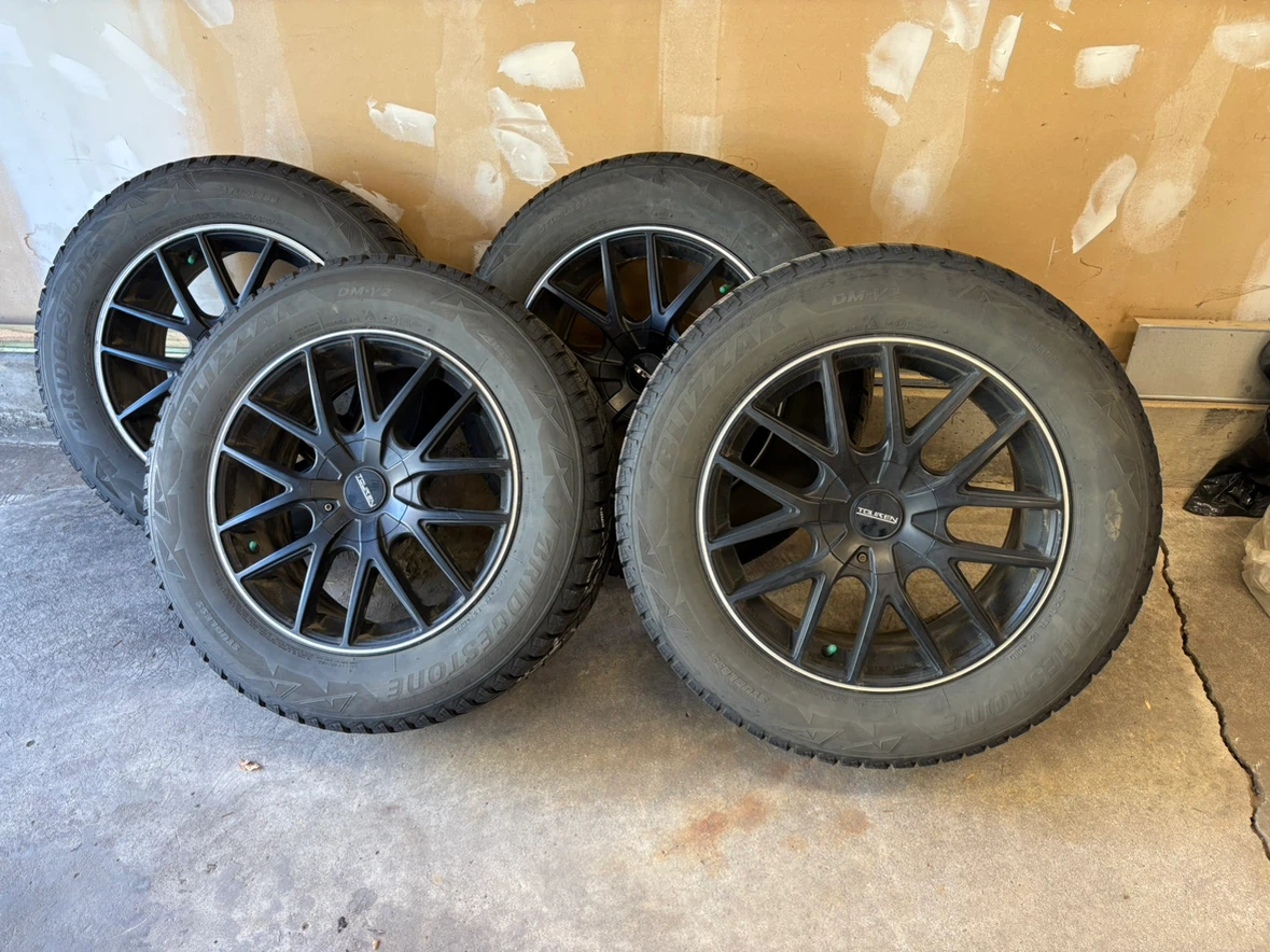 Bridgestone Blizzak DM-V2 Winter Tires 245/60R18 - photo 4