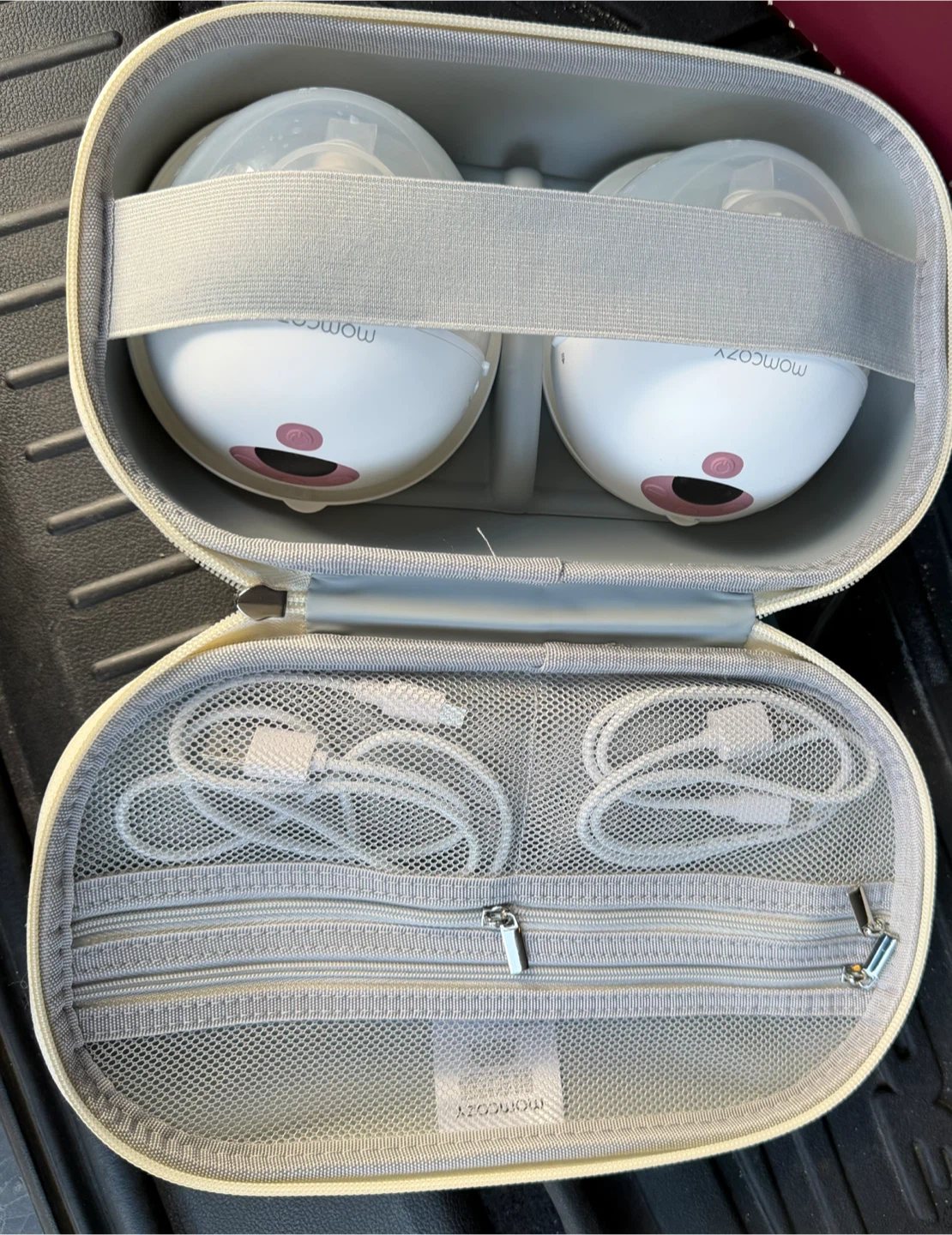 Momcozy m5 breast pump hands free - photo 3