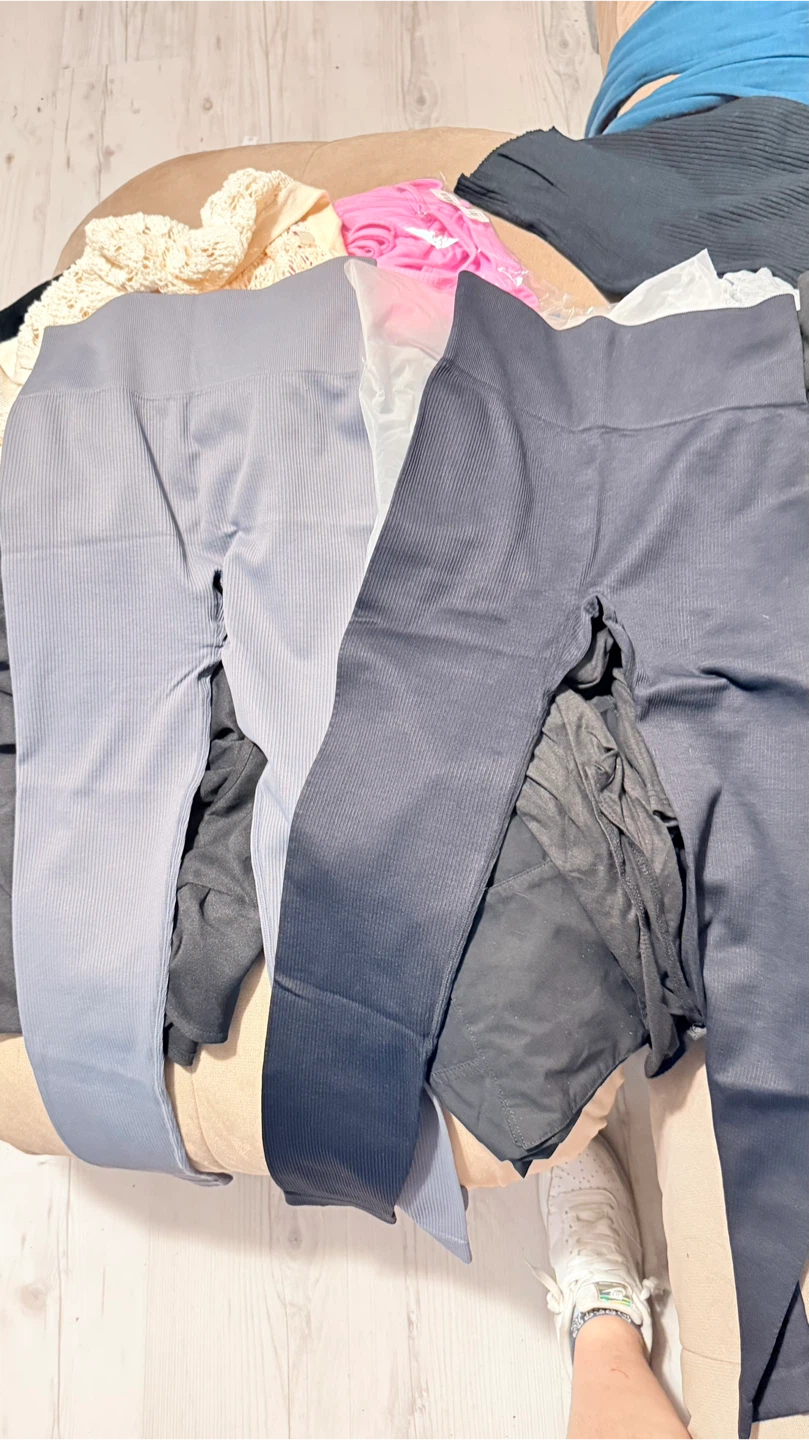 Clothes bundle - photo 2