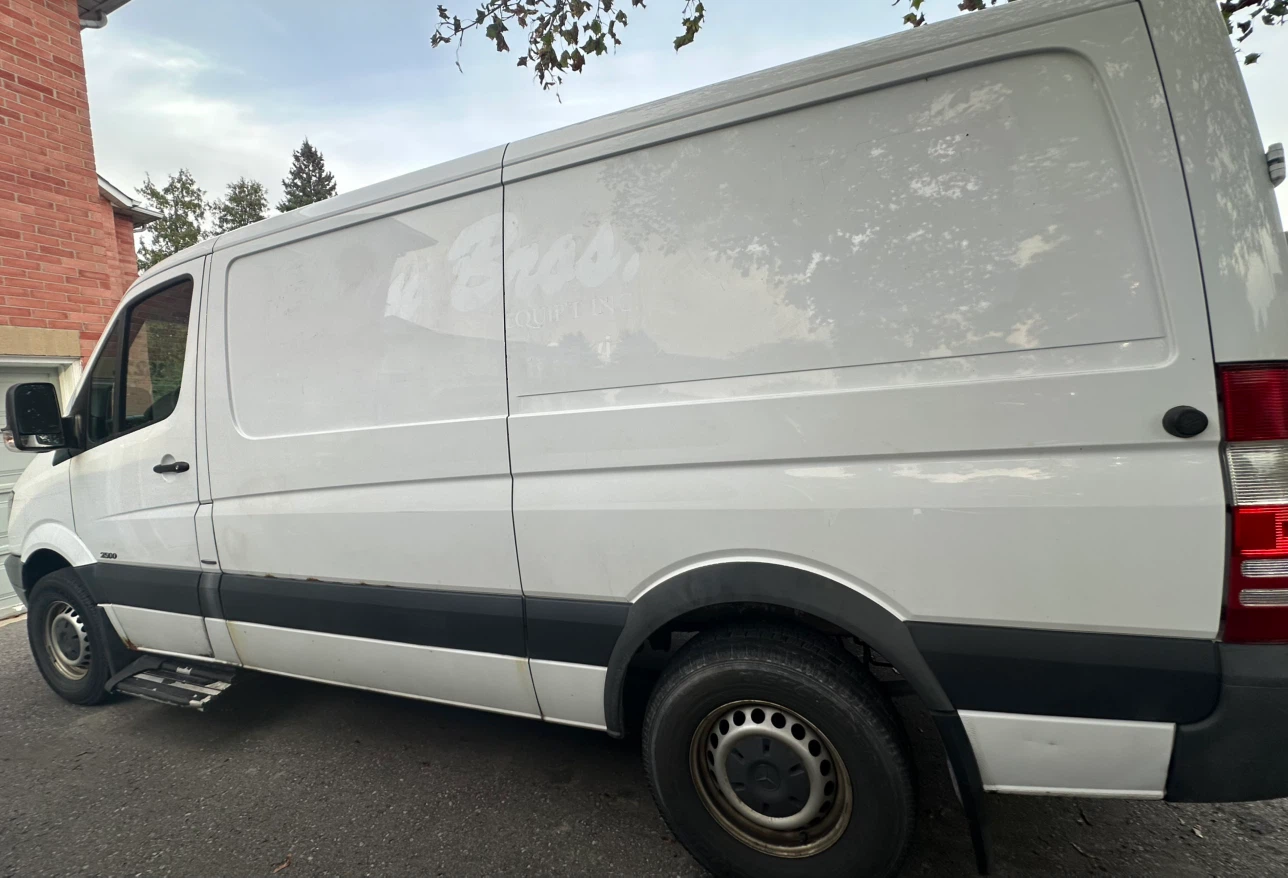 2012 Mercedes-Benz Sprinter 2500 Cargo Van - photo 3