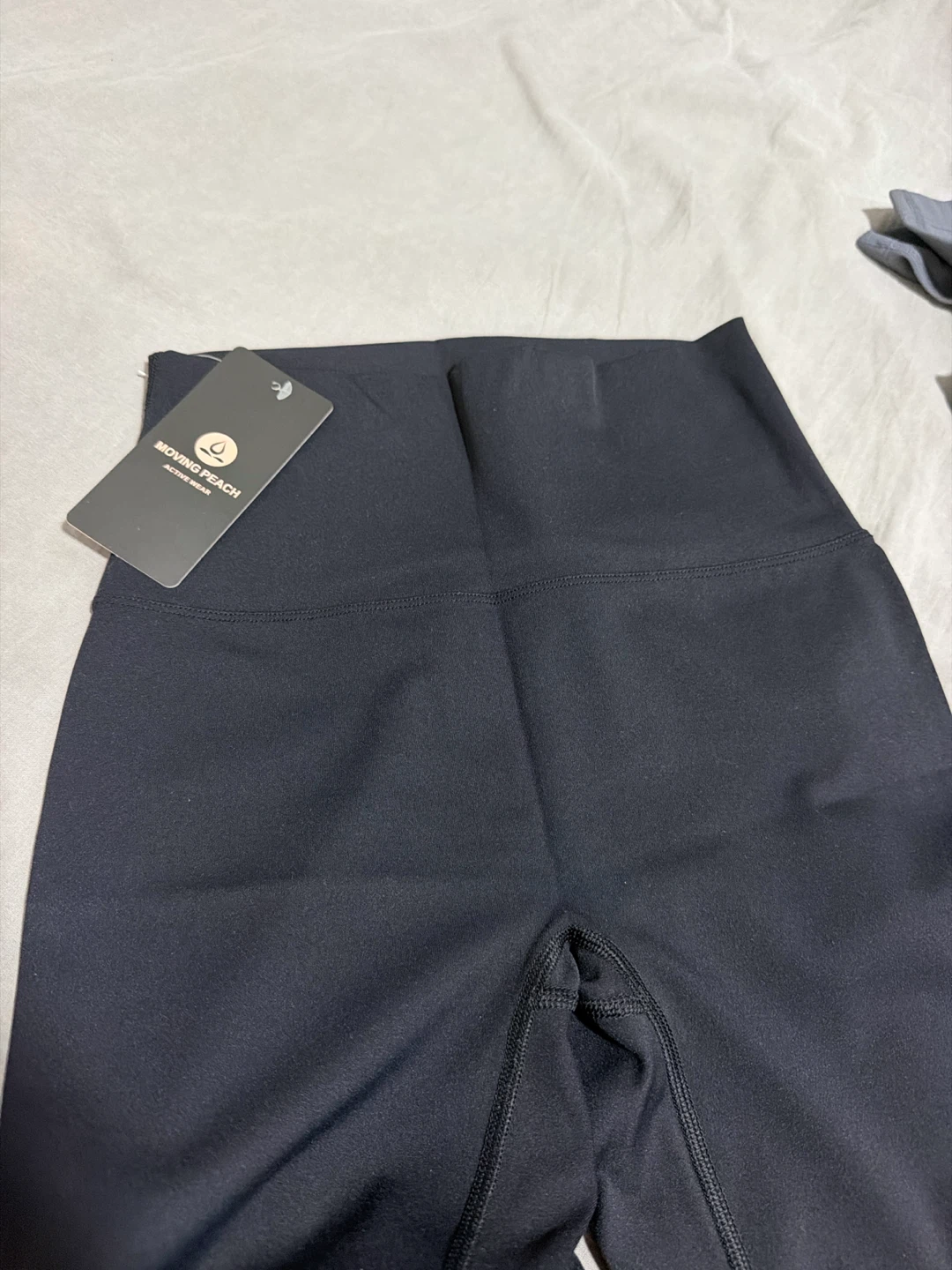 Moving Peach High-Waisted Leggings Size M - photo 2