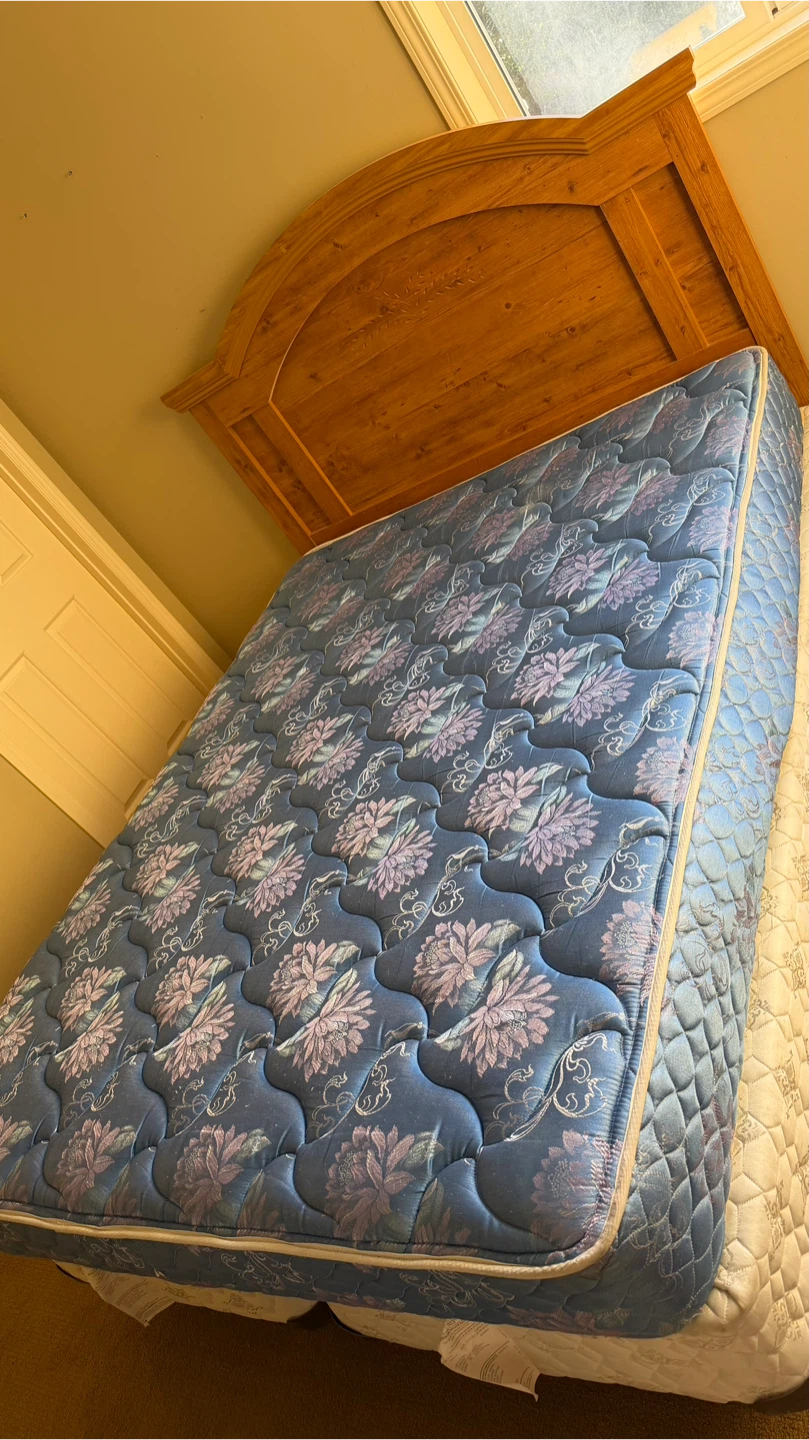 Double bed frame with headboard and mattress - photo 2
