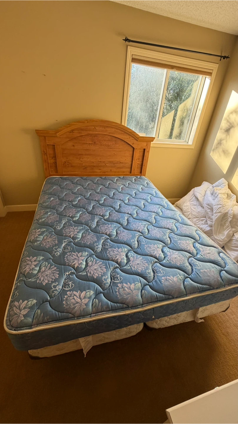 Double bed frame with headboard and mattress - photo 3