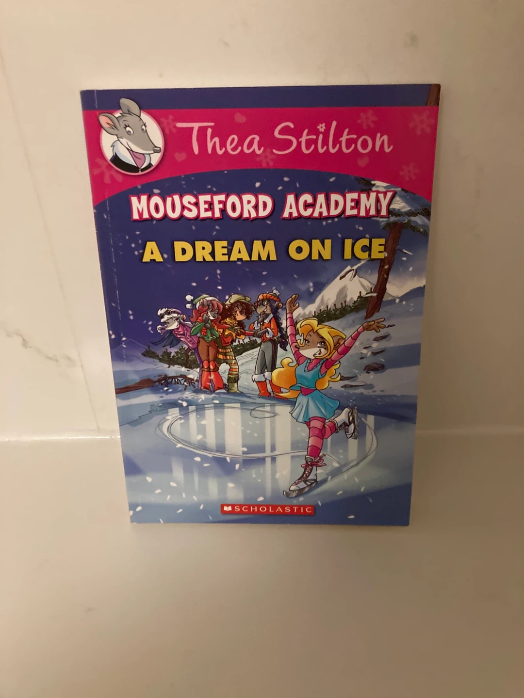 🏈10: Thea Stilton Mouseford Academy: A Dream on Ice