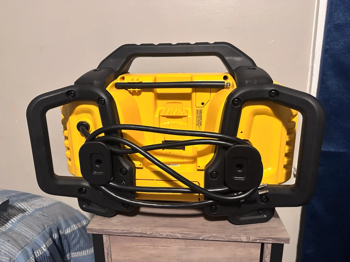 DEWALT DCR025 Jobsite Bluetooth Charger Radio - photo 2