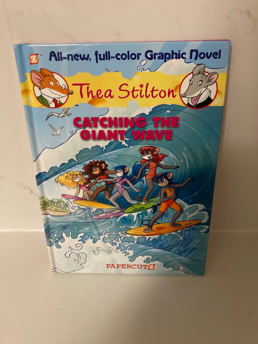 🏈Thea Stilton: Catching the Giant Wave Graphic Novel
