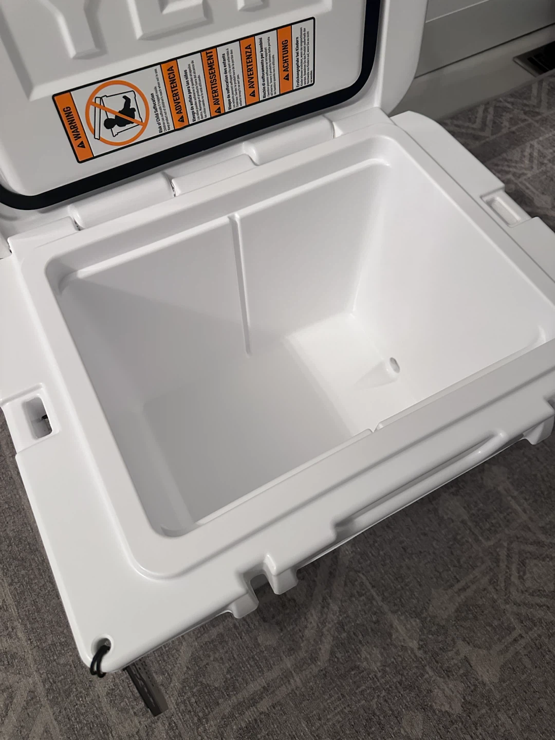 YETI Tundra 35 Cooler White - photo 4