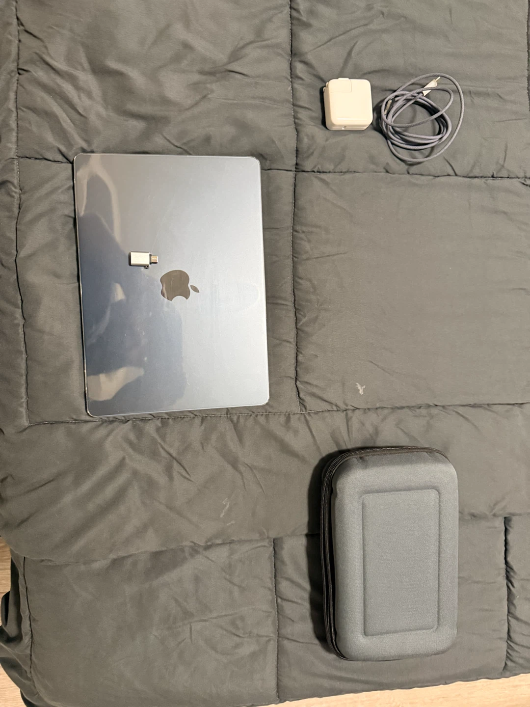 Apple MacBook Air M2 13.6-inch