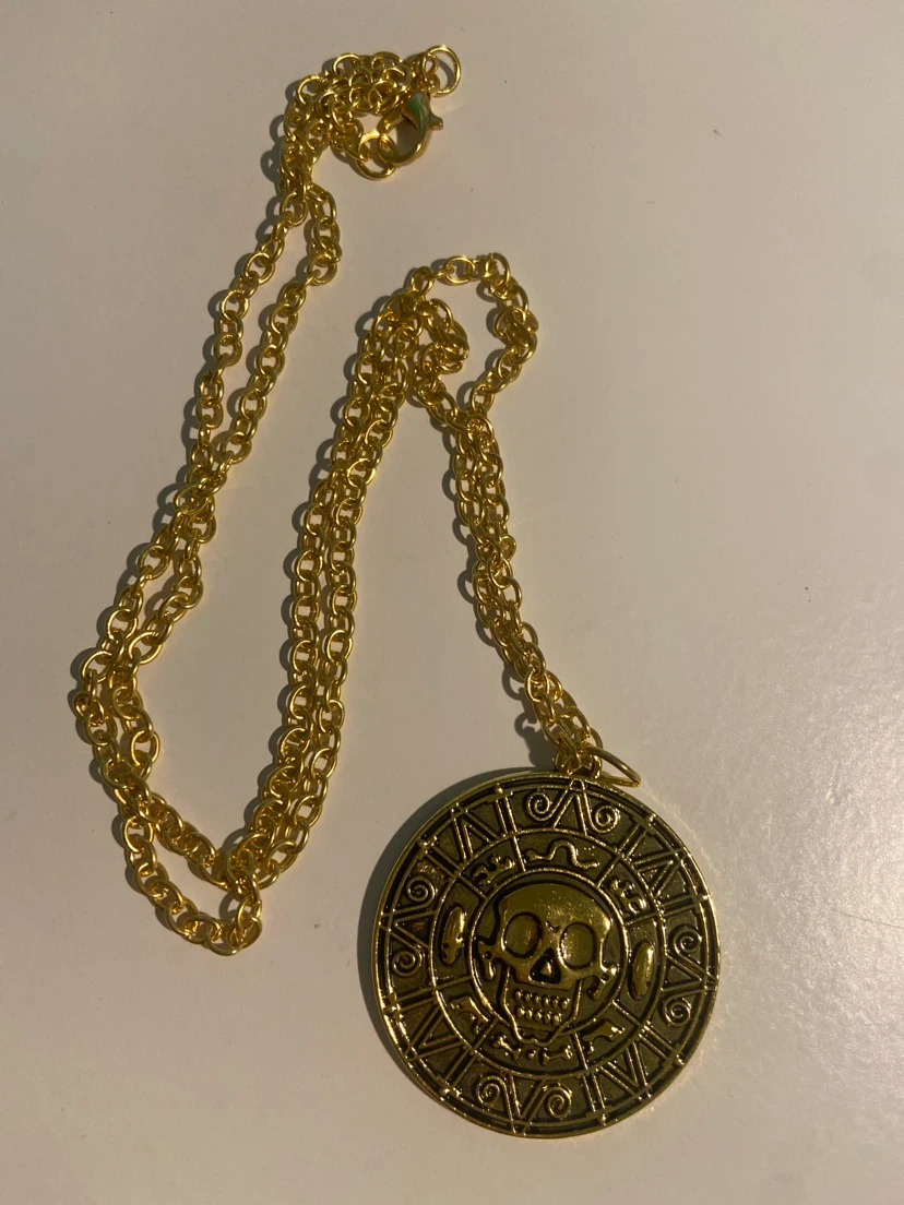 🏈 Pirates of the Caribbean Aztec Coin Style Necklace
