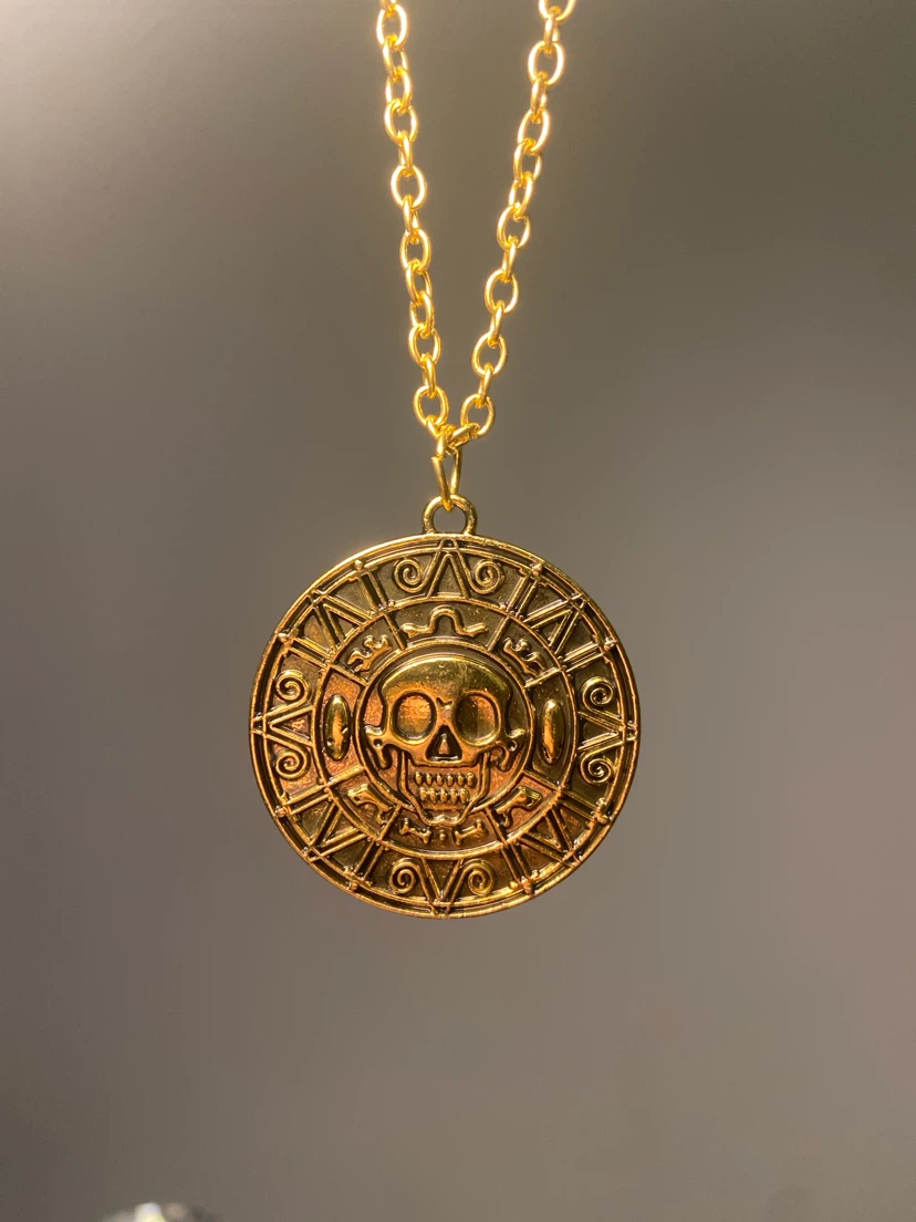 🏈 Pirates of the Caribbean Aztec Coin Style Necklace - photo 3