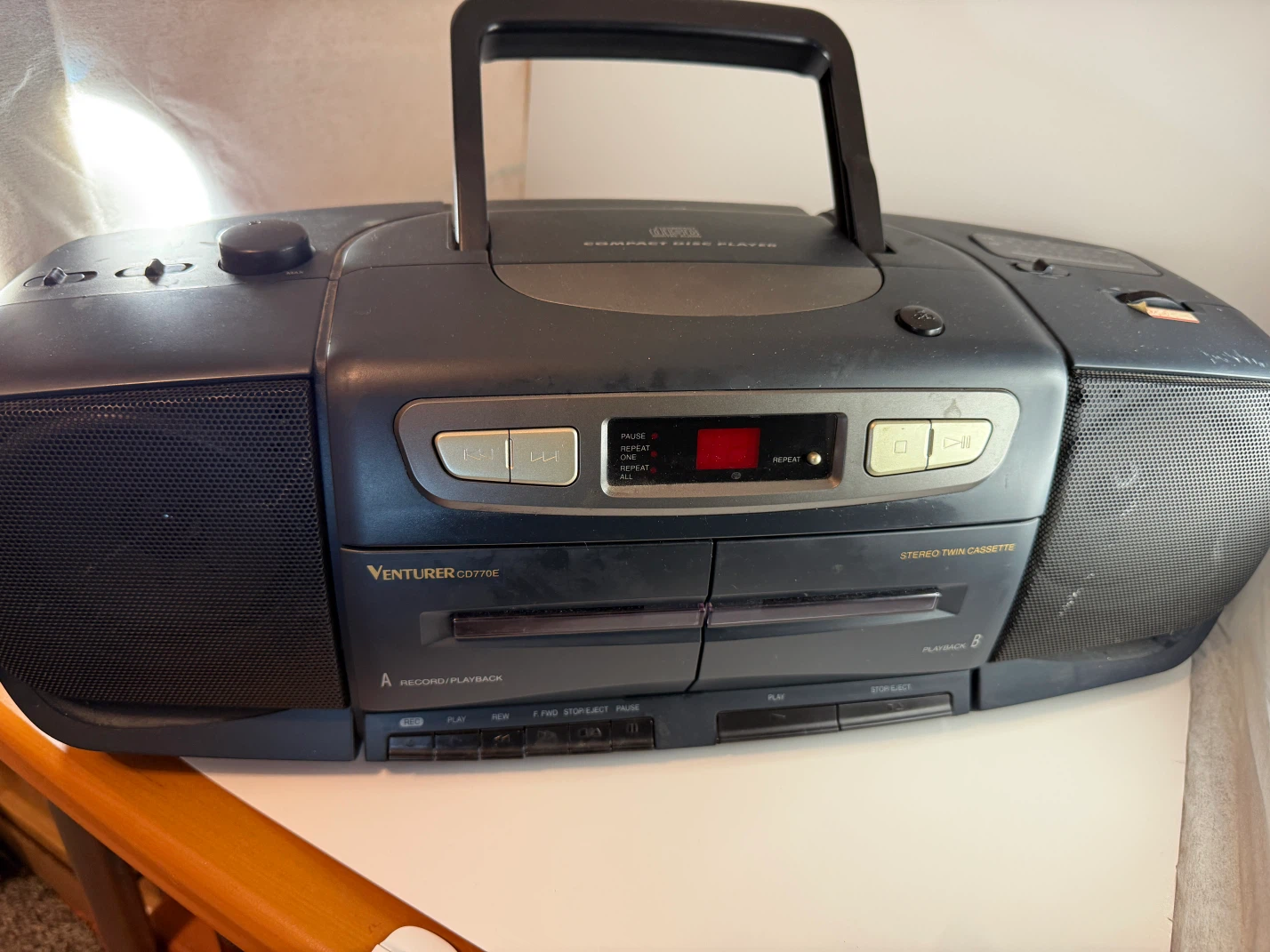 Venturer CD770E Boombox - photo 2