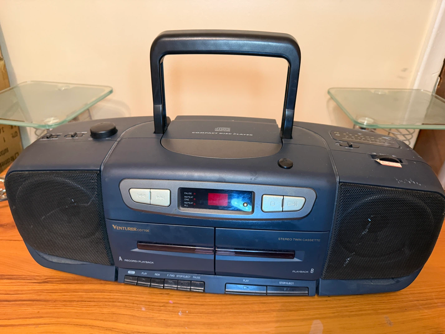 Venturer CD770E Boombox - photo 3