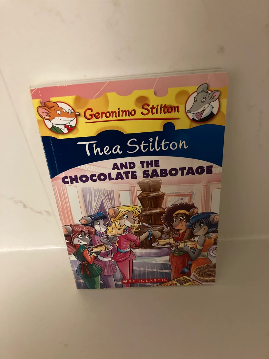 🏈Thea Stilton and the Chocolate Sabotage Book