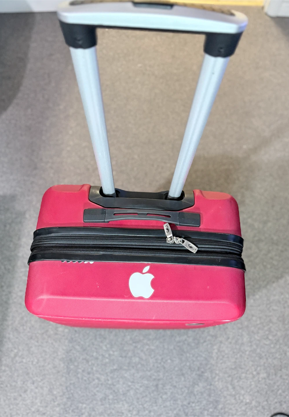 Red hard case suitcase - photo 2