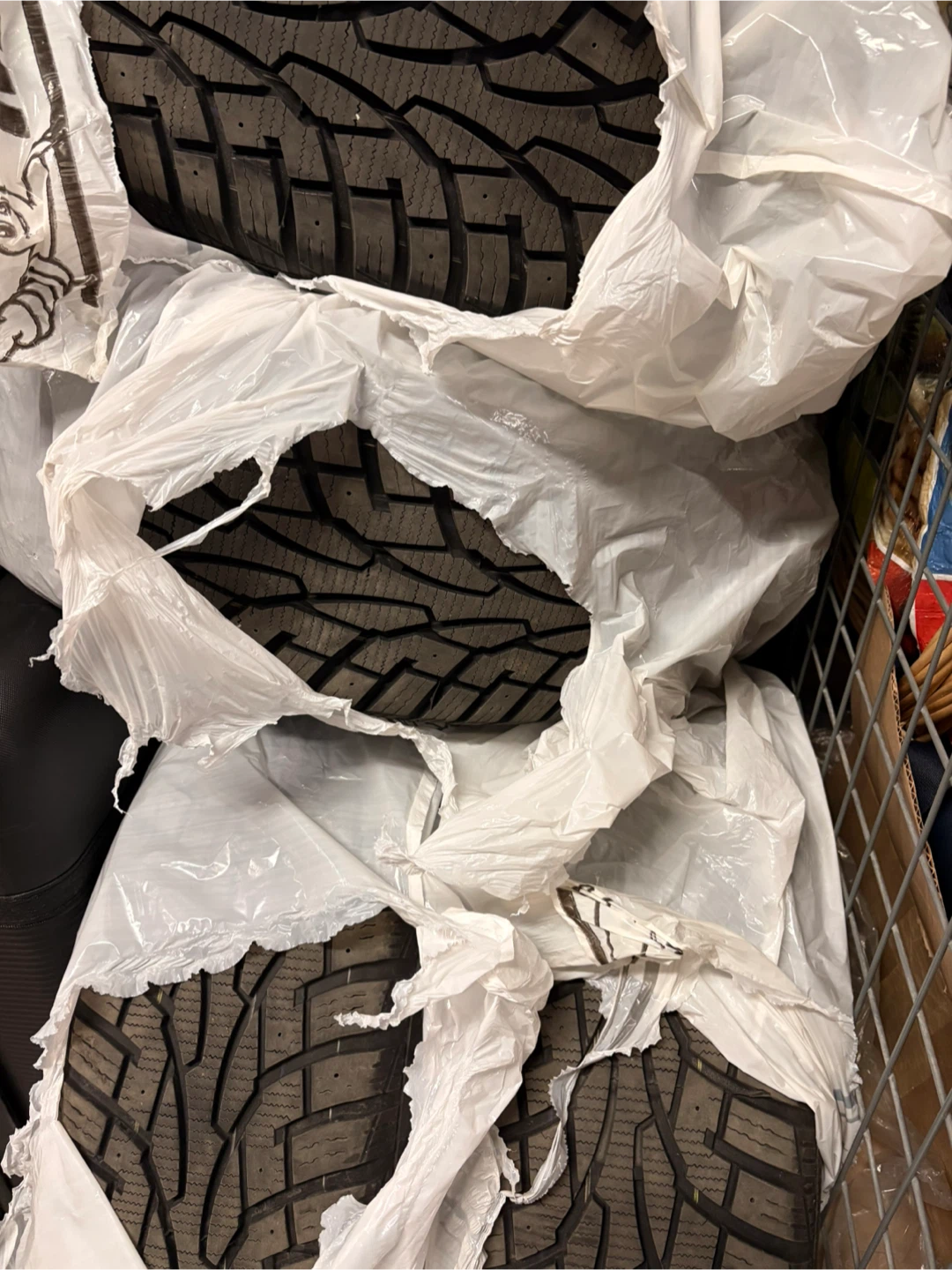 Snow tires Uniroyal Tiger Paw Ice 3 winter on rims - photo 3