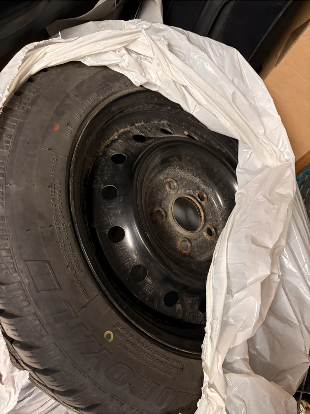Snow tires Uniroyal Tiger Paw Ice 3 winter on rims - photo 5
