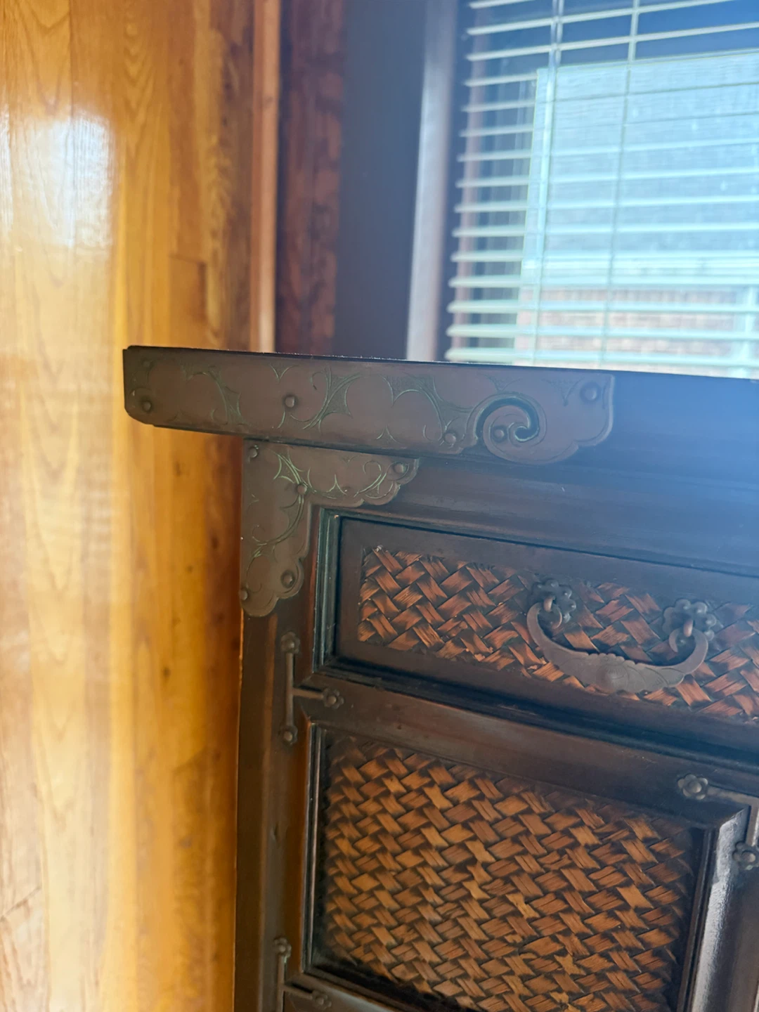 Traditional Korean Style Wooden Cabinet - photo 4
