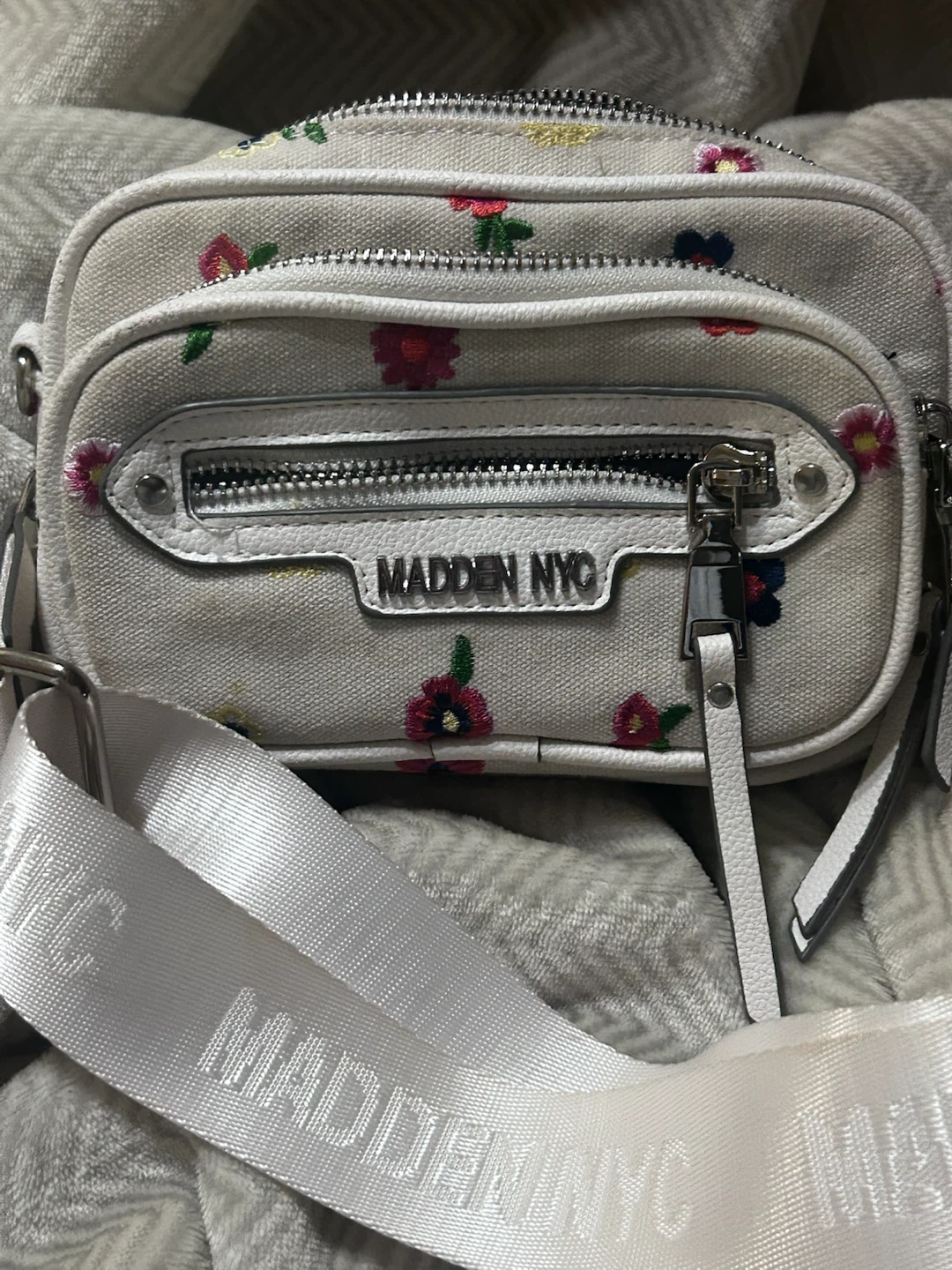 Madden NYC floral canvas crossbody bag - photo 2
