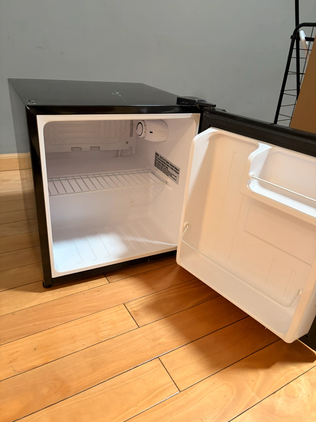 Magic Chef Mini Fridge