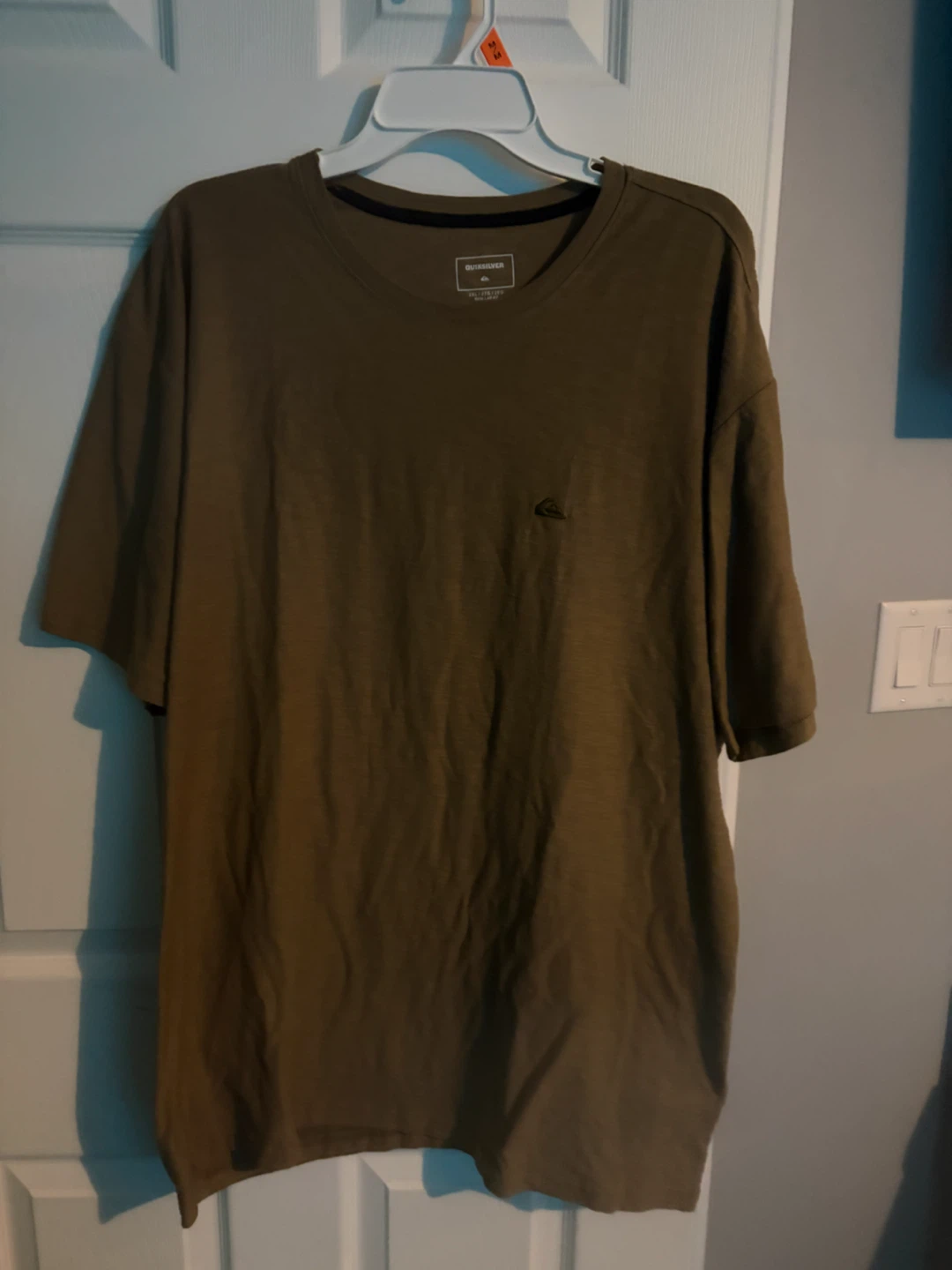 🏈 Quiksilver Olive Green T-Shirt
