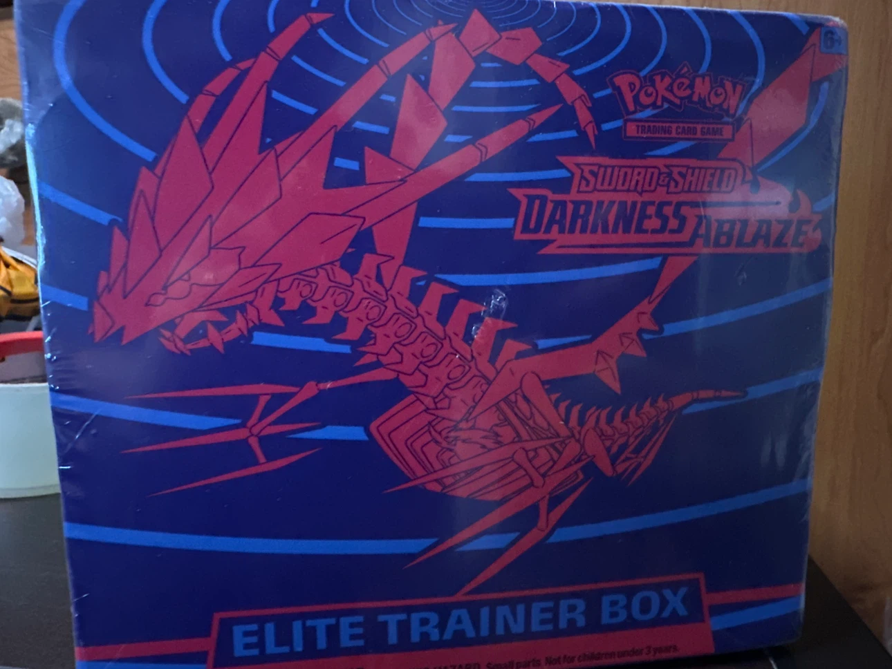 🏈 Pokemon Sword & Shield Darkness Ablaze Elite Trainer Box