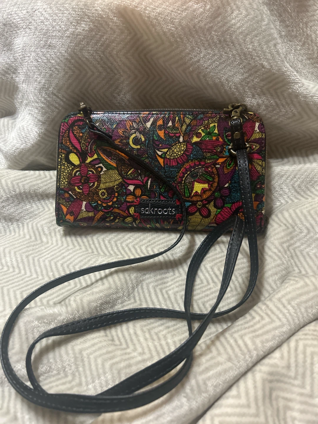Sakroots Crossbody Wallet
