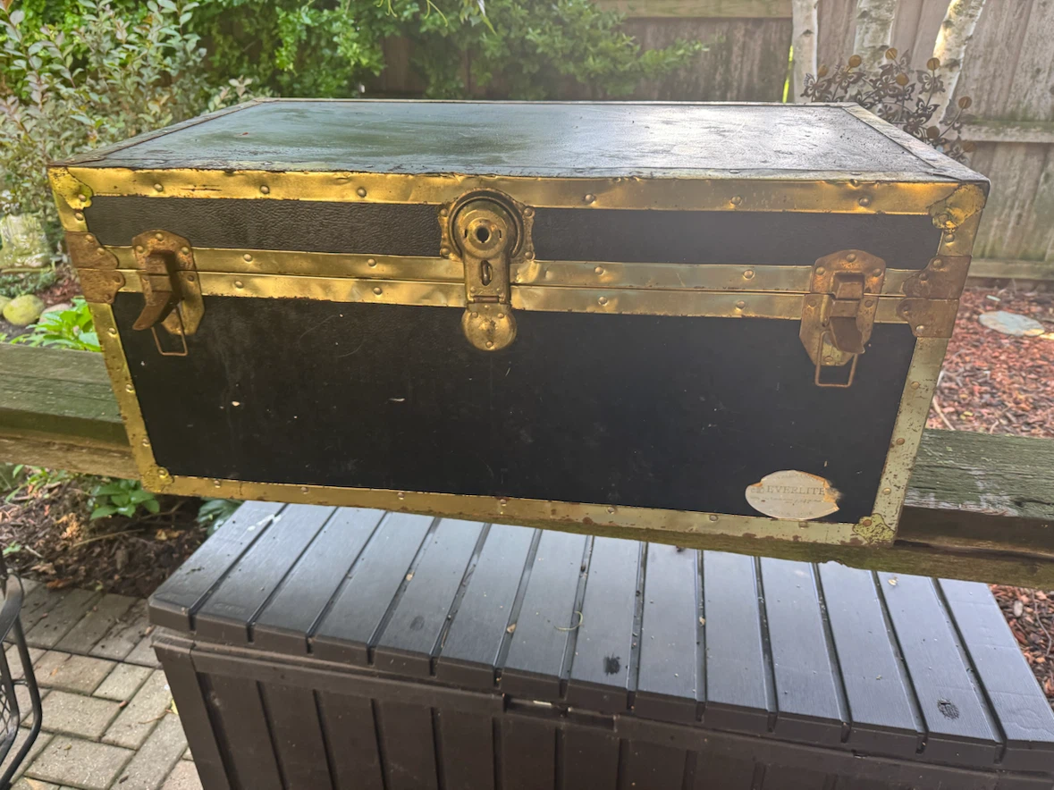 Everlite Vintage Storage Trunk