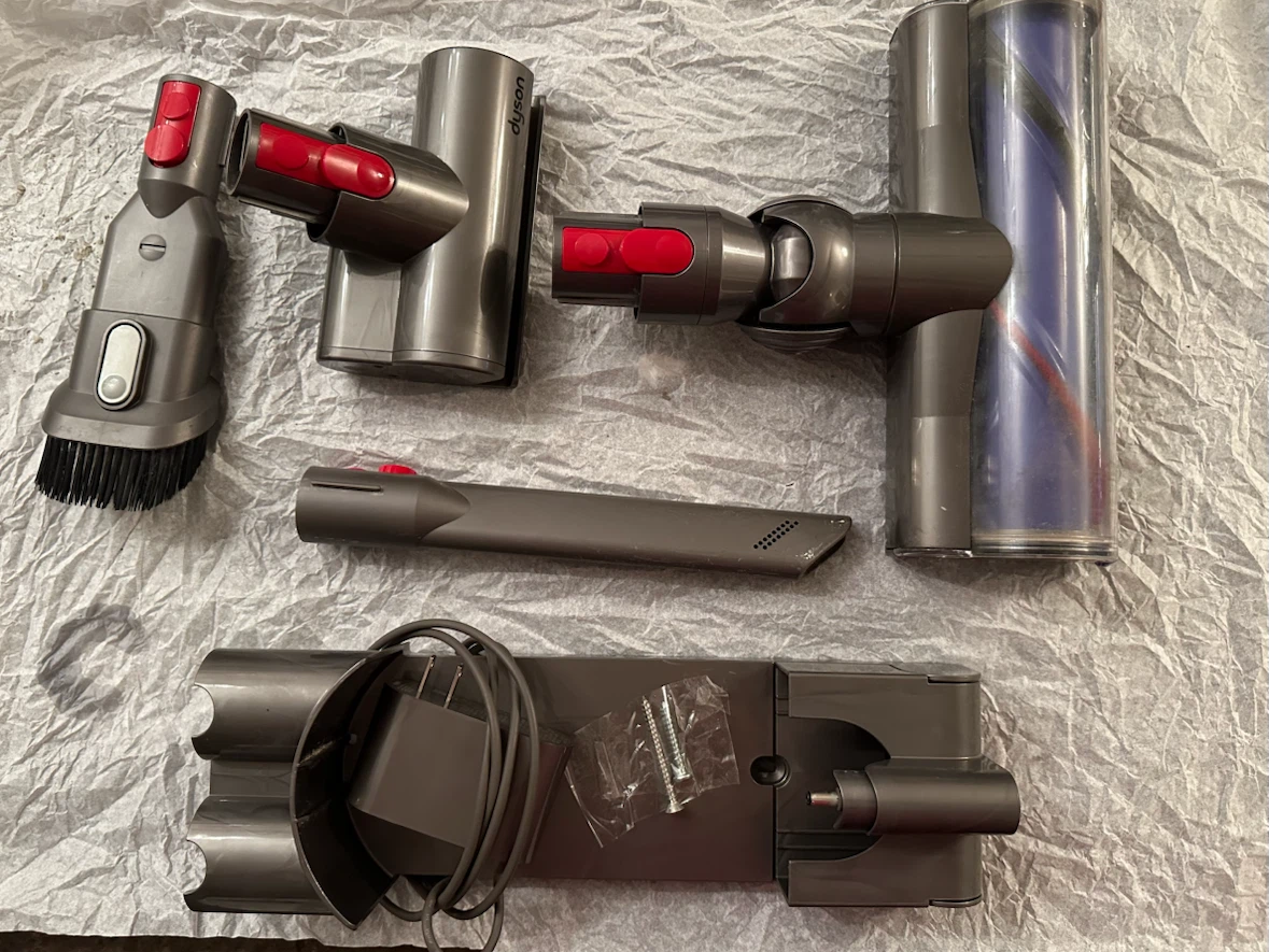 Dyson V8 Animal Cordless Vacuum - photo 2