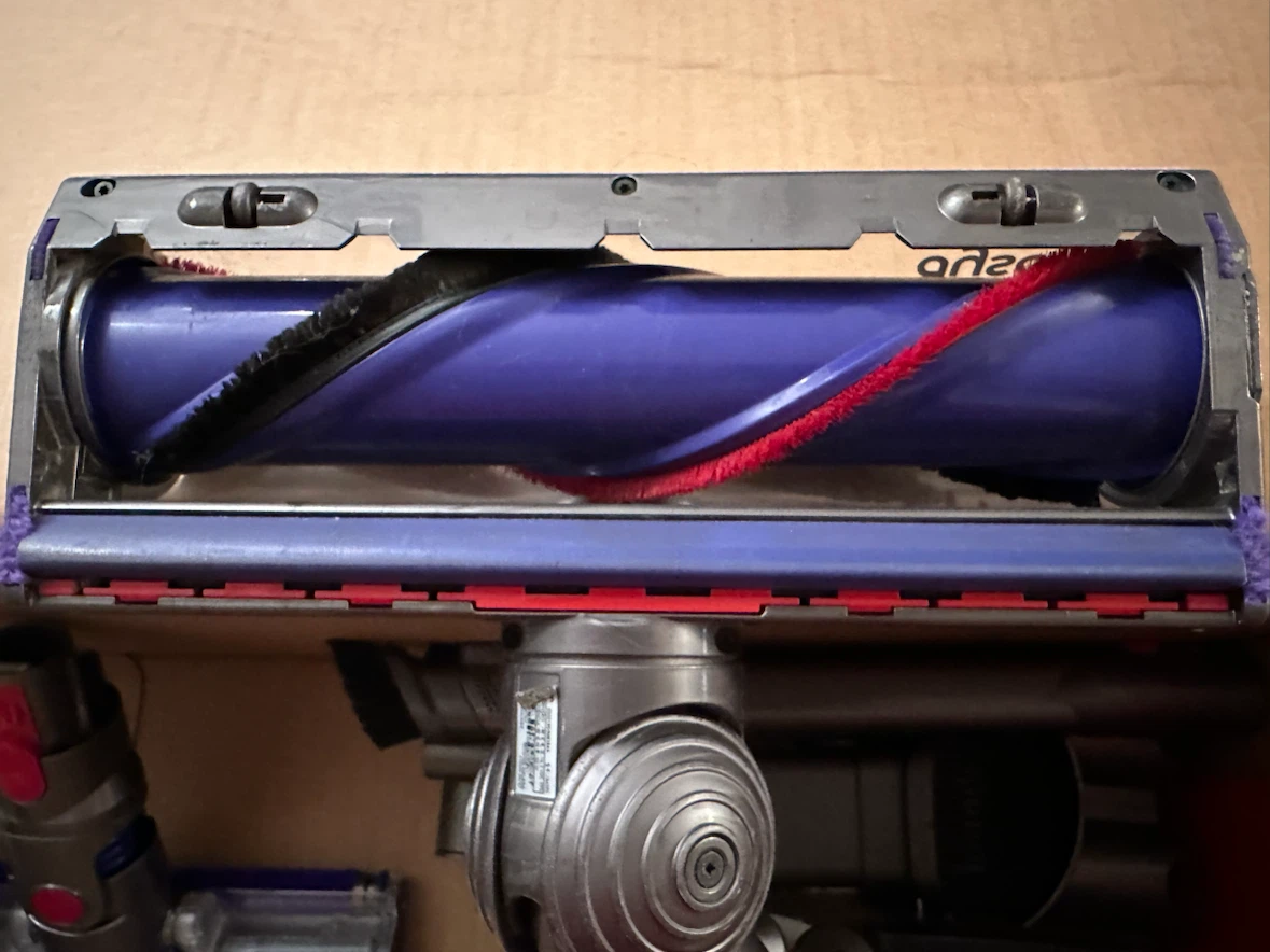 Dyson V8 Animal Cordless Vacuum - photo 4