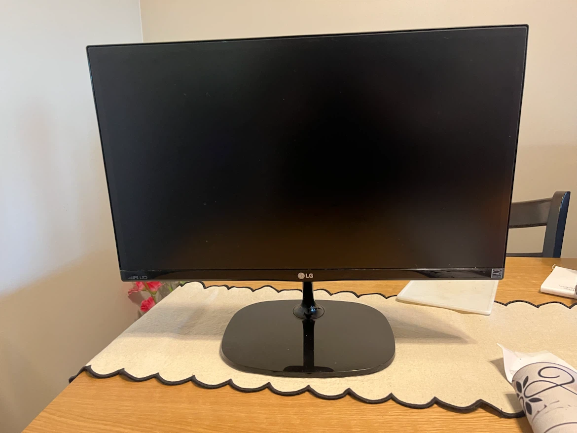 LG 22MP67HQ-P 21” 1080p IPS LED Monitor
