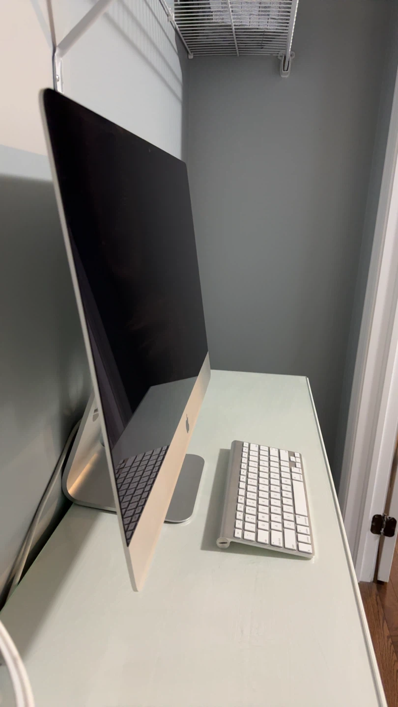 Apple iMac + Apple Keyboard — $900 - photo 2