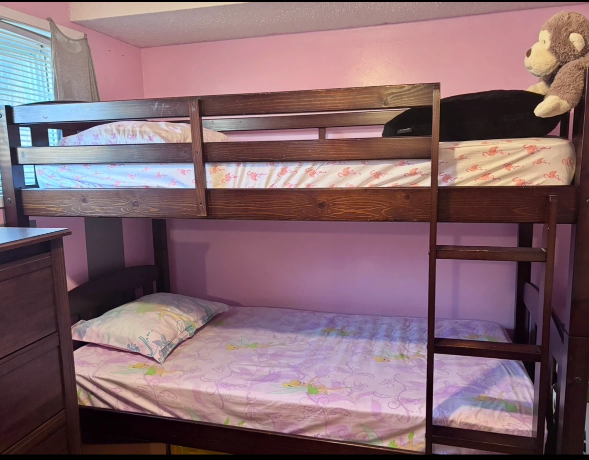 Dark wood bunk bed - photo 2