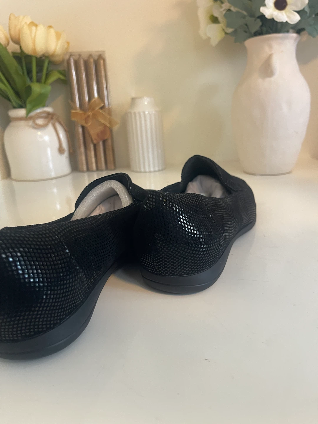 Trotters Deanna Black Mini Dots Slip-Ons Size 7.5 WW - photo 2
