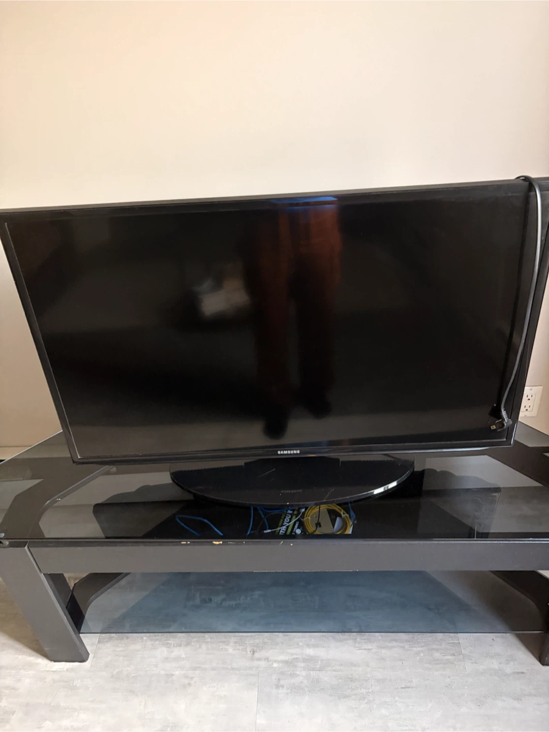 Samsung Flat Screen TV - photo 2