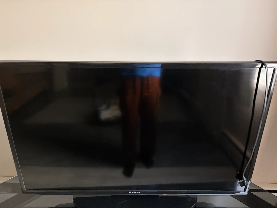 Samsung Flat Screen TV - photo 3