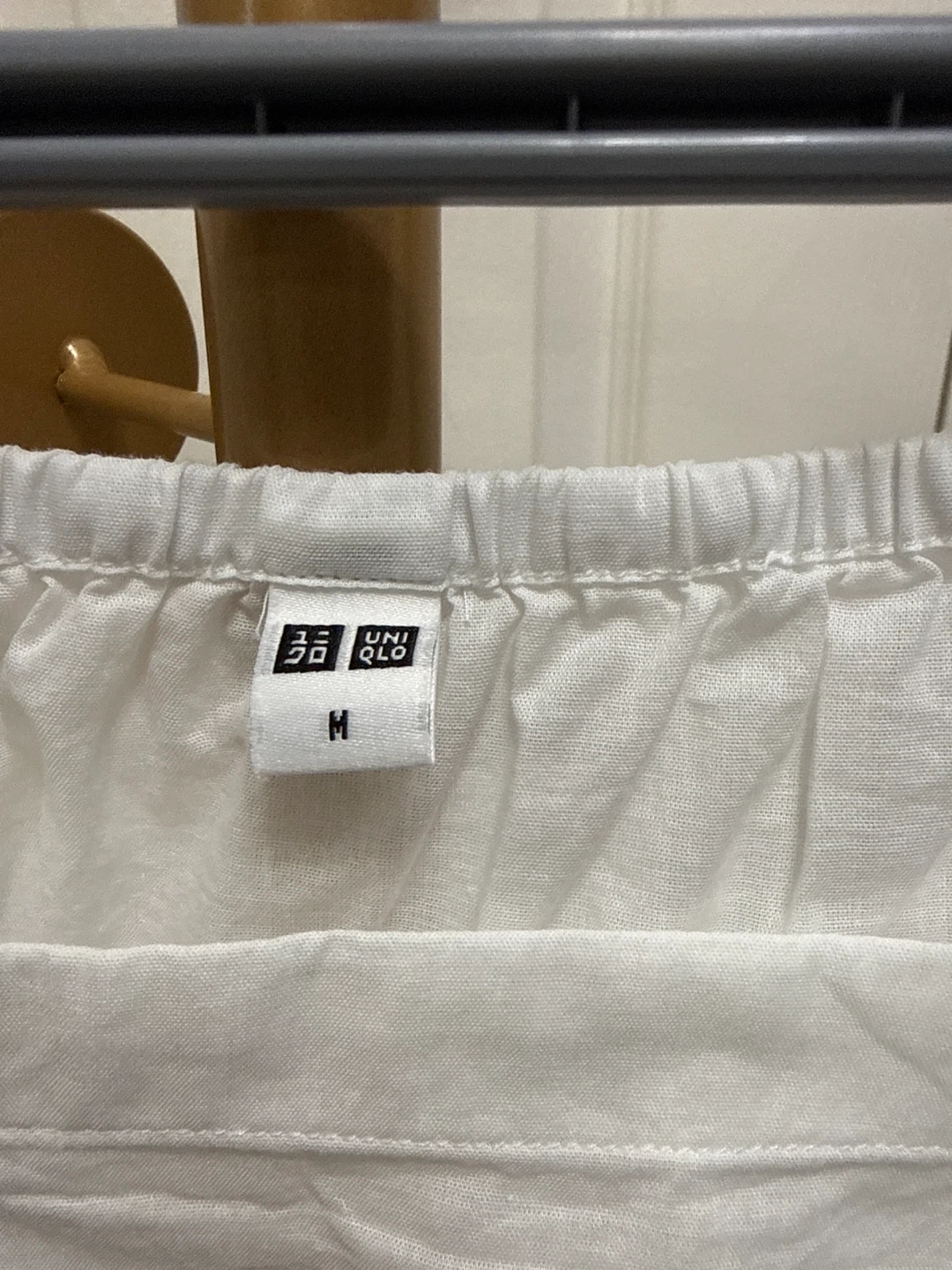 Uniqlo White Square Neck Top - photo 3