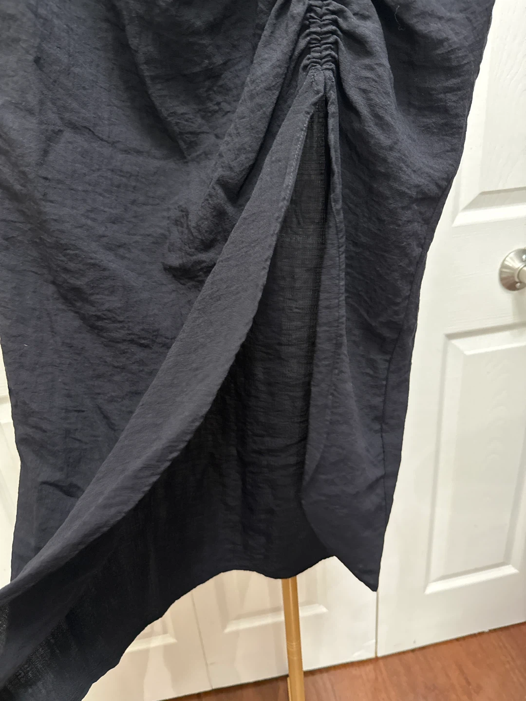 H&M Black Ruched Midi Skirt - photo 2