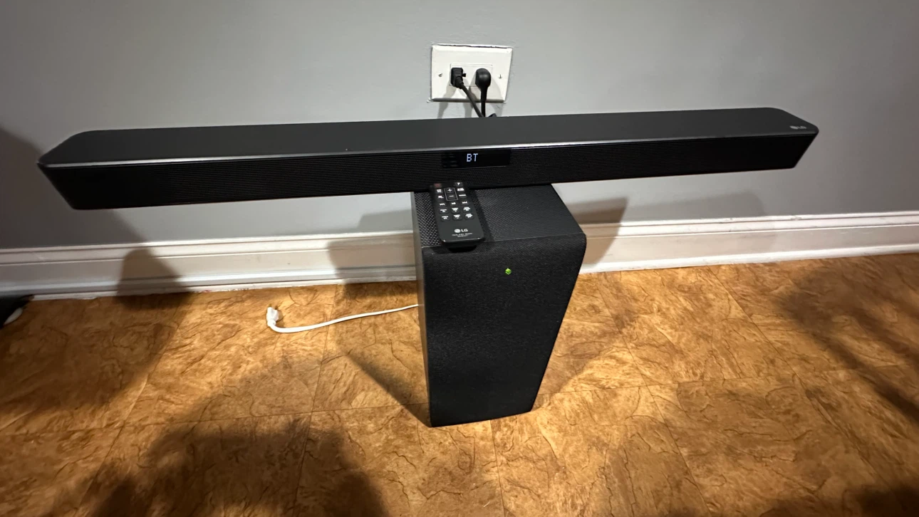 LG SL4Y Sound Bar with Wireless Subwoofer - photo 2